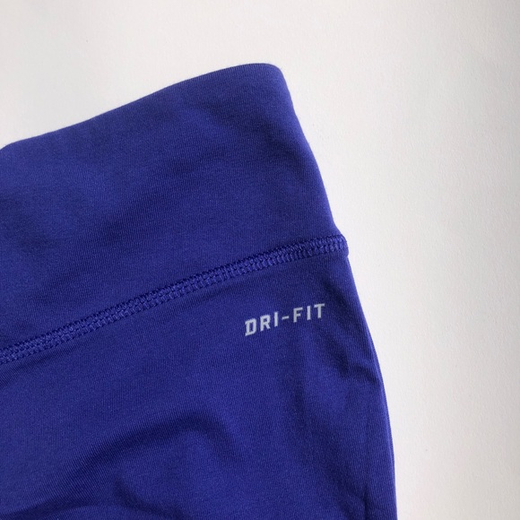 Women’s Nike Capri Leggings - Picture 4 of 5